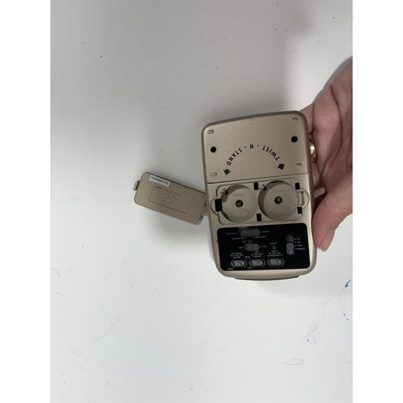 Seiko Digital Travel Alarm Clock Global Radio Wave Control Gold Color - Picture 6 of 6